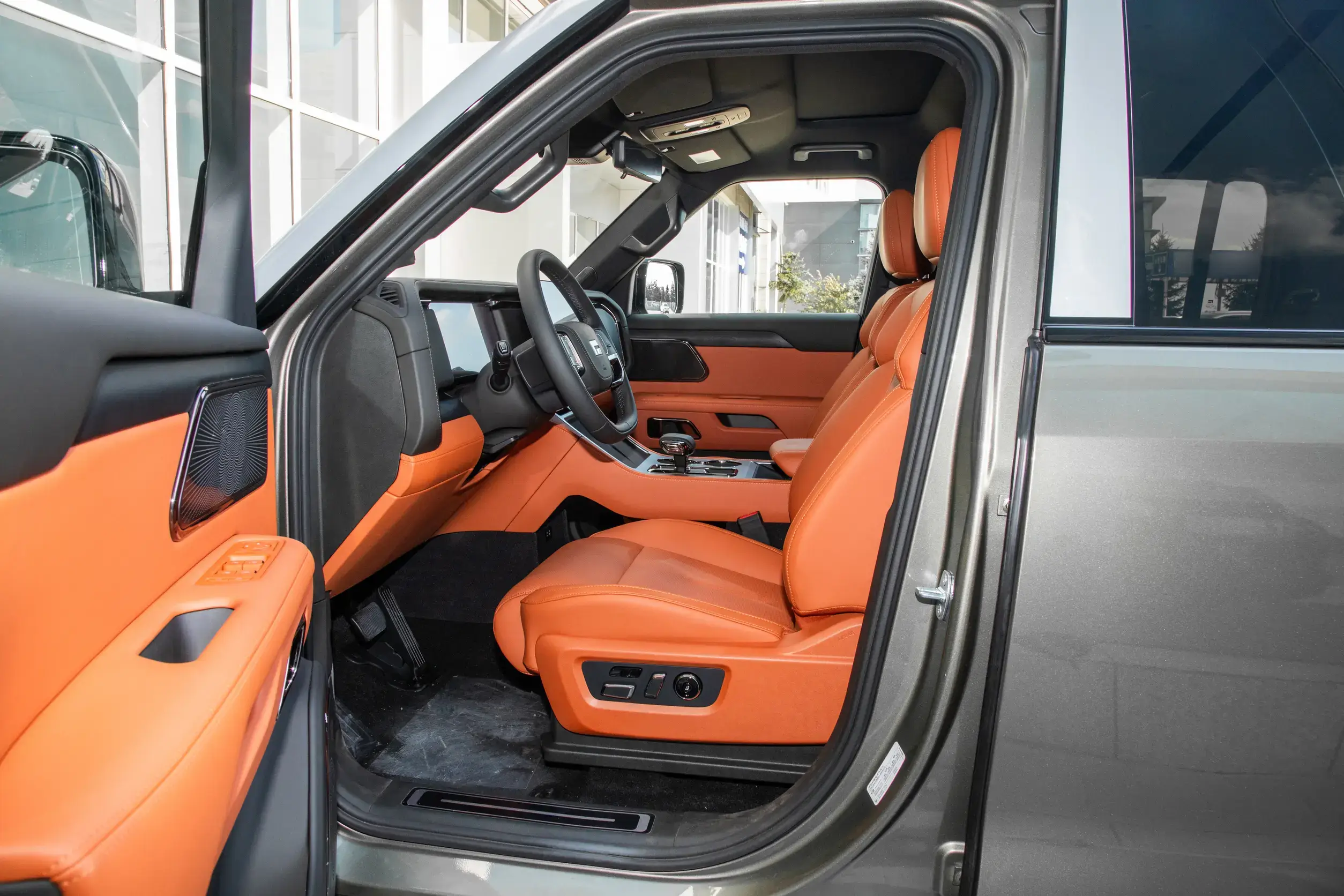 ROX01 ~ 2024 PREMIUM 6‑SEAT LONG‑RANGE VERSION