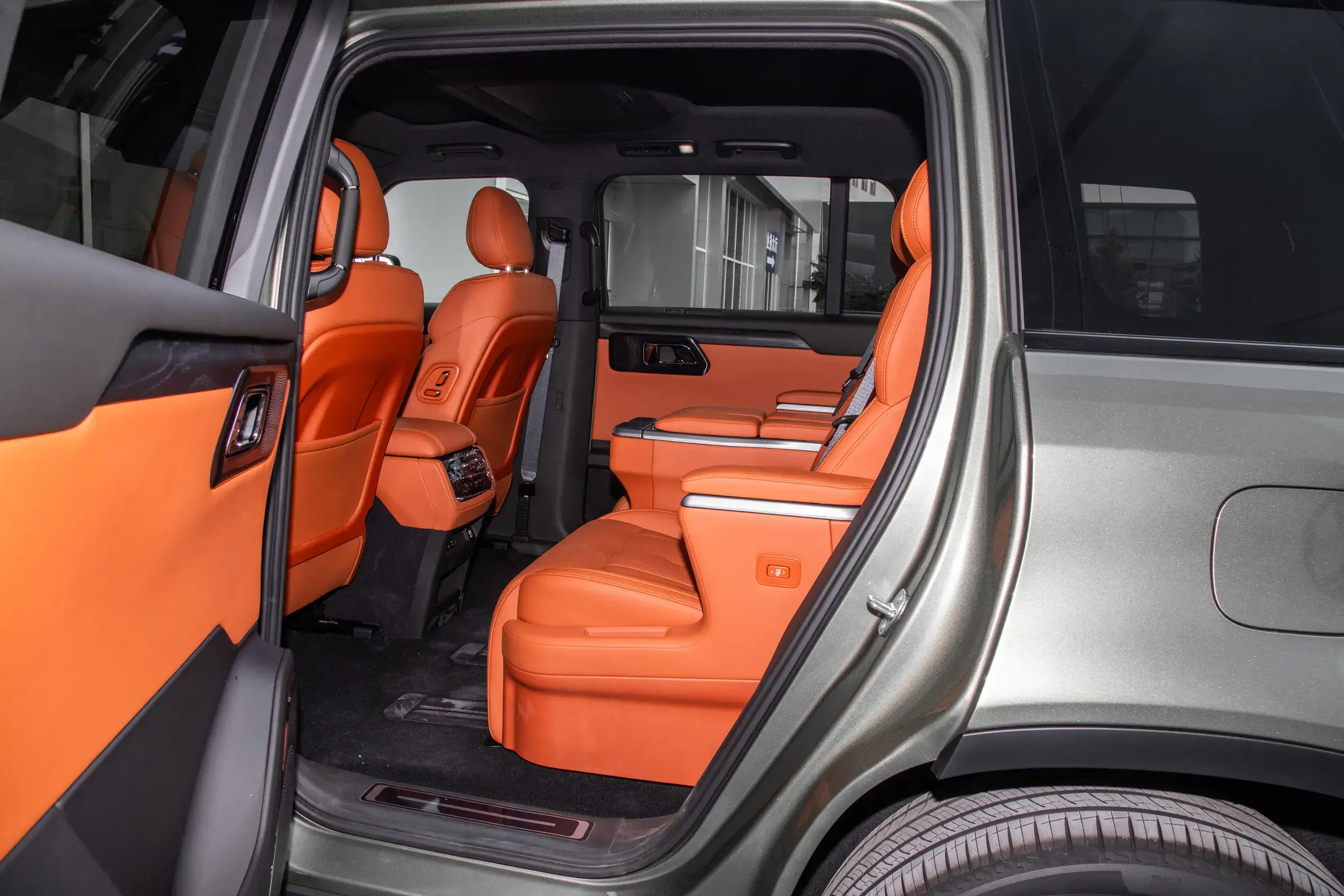 ROX01 ~ 2024 PREMIUM 6‑SEAT LONG‑RANGE VERSION