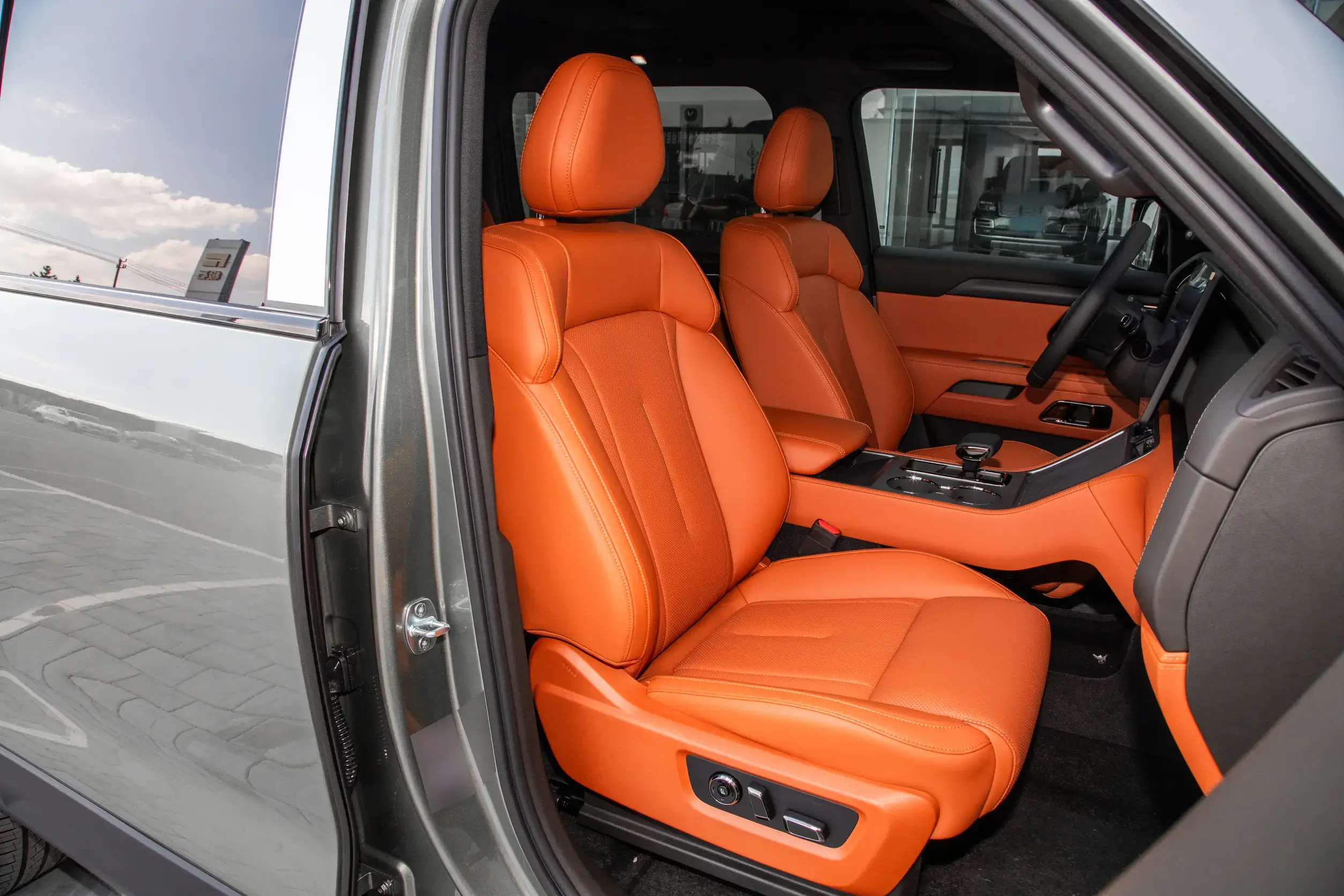 ROX01 ~ 2024 PREMIUM 6‑SEAT LONG‑RANGE VERSION
